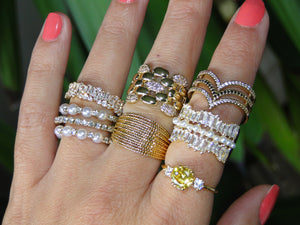 Shine & Pearls Golden Ring