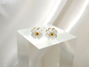 Shell Flowers Stud Earrings