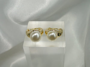 Bella Pearls Hoops