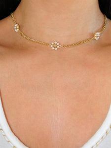 Ellie Flower Pearl Necklace